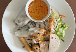 Bánh cuốn nóng – Món ăn nhẹ đậm vị quê hương trong mọi bữa tiệc